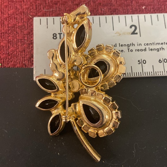 Xxsoldxx Vintage D&E Juliana gold & black brooch EUC 1.5" x 2.5" - Picture 12 of 17